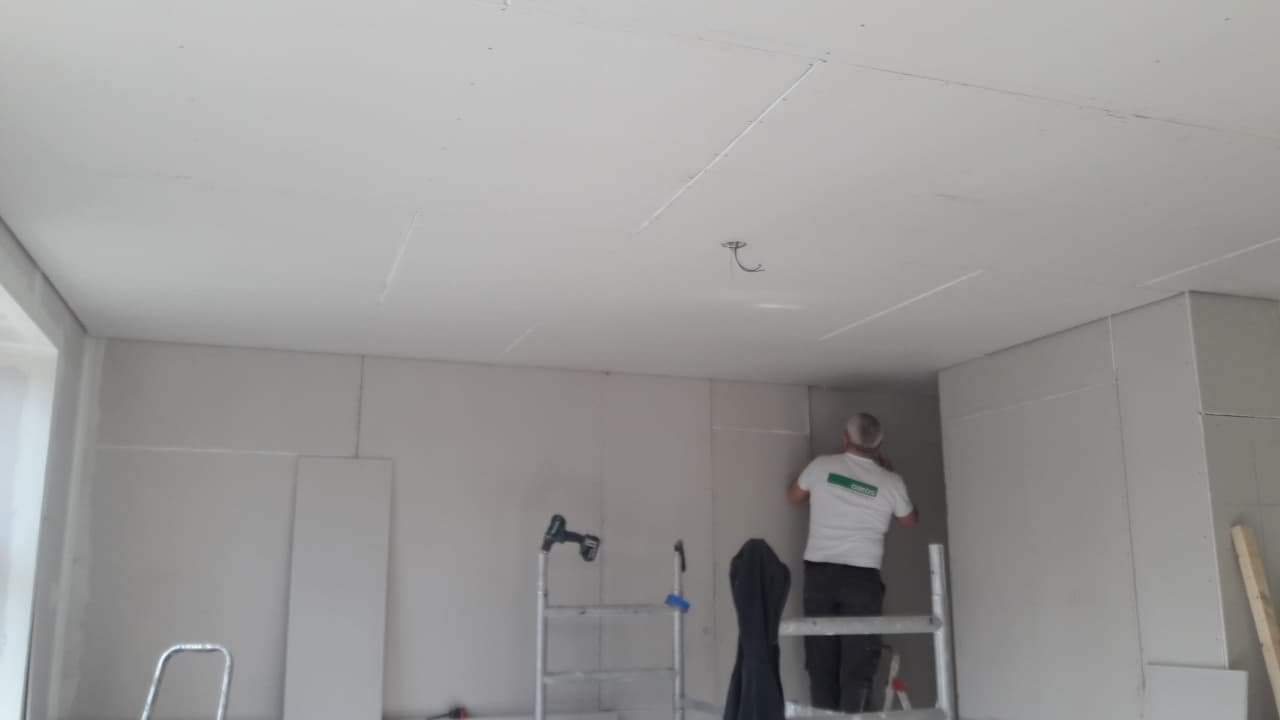 received_717429165393741-1